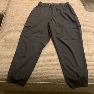 Old Navy Women’s High-Waisted StretchTech Cargo Ankle Pants